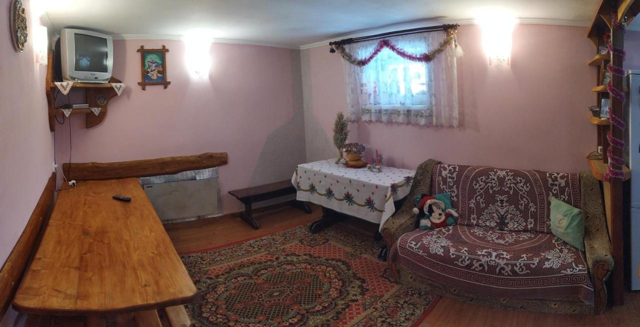 Родинна Оселя Slawske Exterior foto